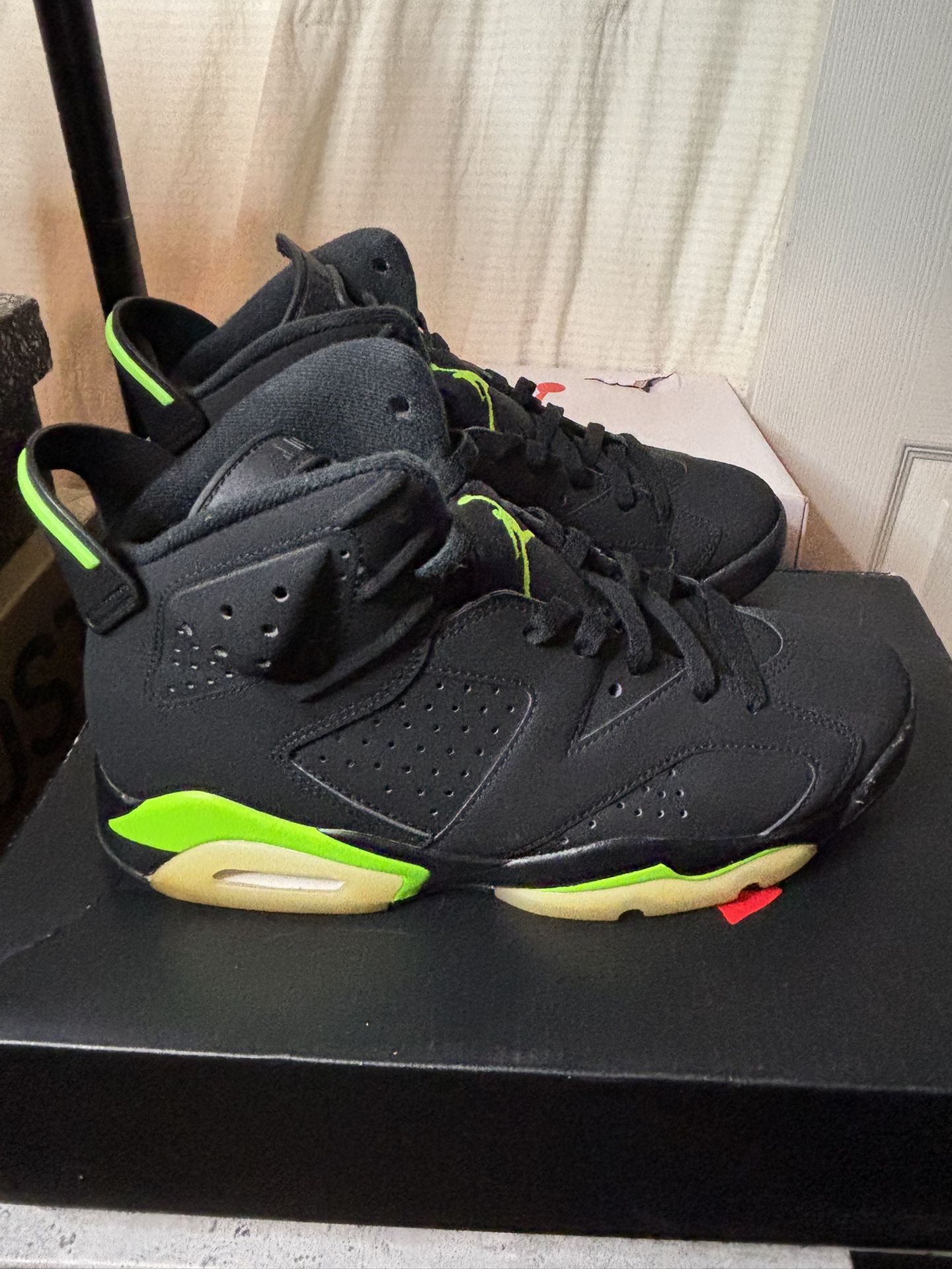 Jordan 6 Electro