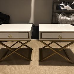 Like New Matching End Tables! 
