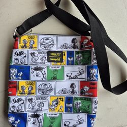 Snoopy Loungefly crossbody Bag **USED**