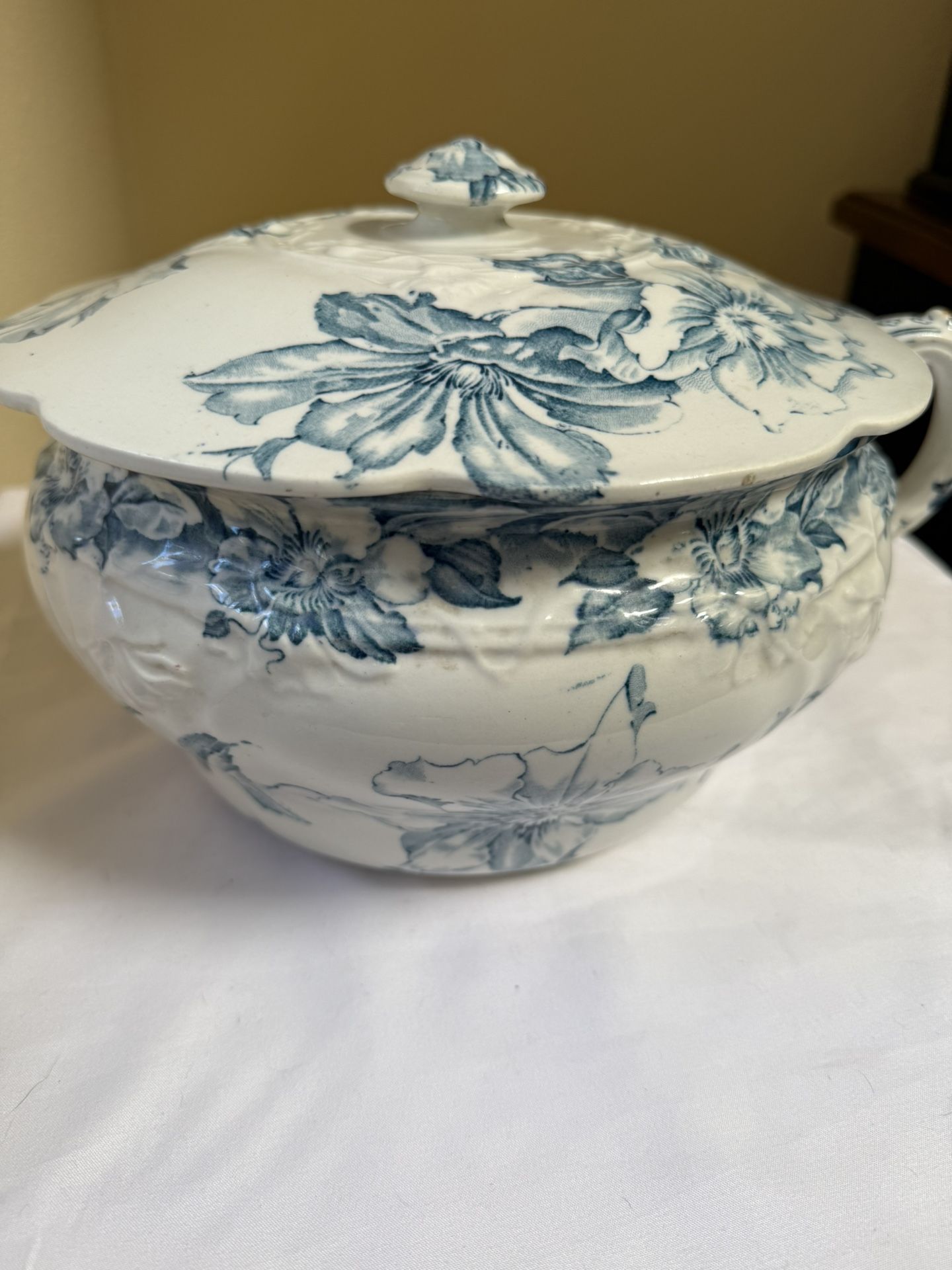 Antique Dudson Wilcox & Till, Chamber Pot, Blue White Ceramic Bowl, Tureen with Handle, Casserole Dish, RARE FIND