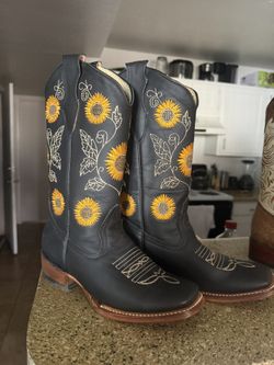 Women Boots 6.5