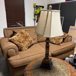 Couch Table And Lamp