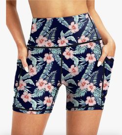 Workout Shorts Size: L