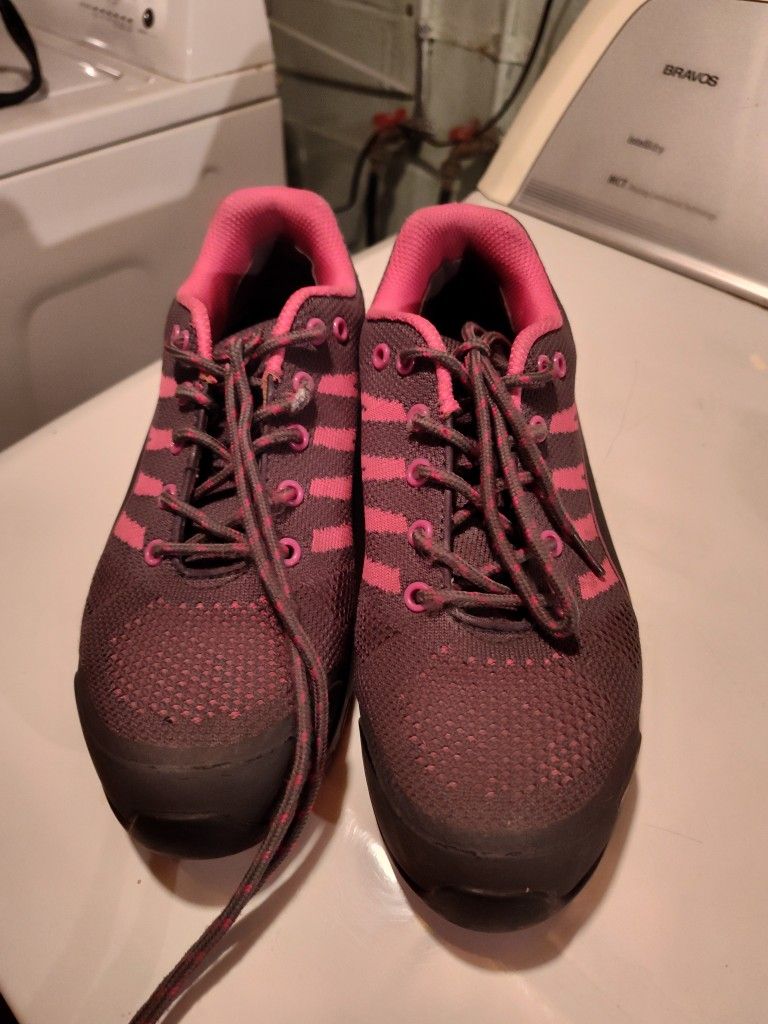 Women's Pink & Gray Steeltoe Pumas