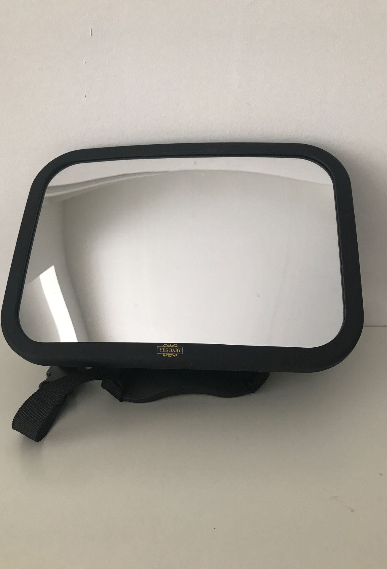 Car mirror for baby monitoring