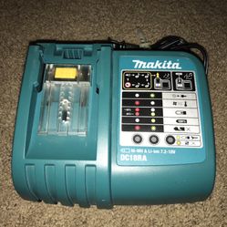 Makita Charger