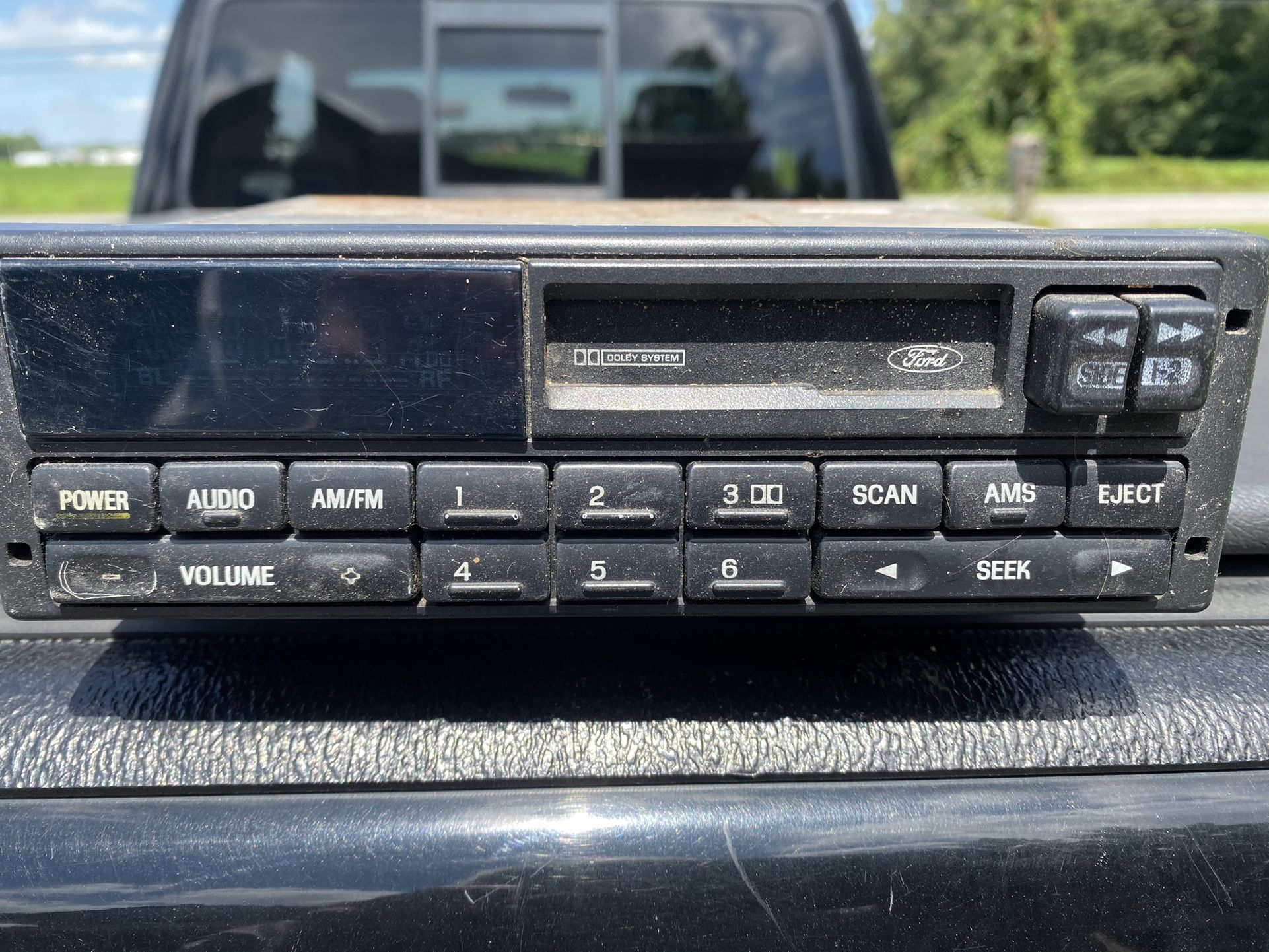 1993 Ford Ranger OEM Radio
