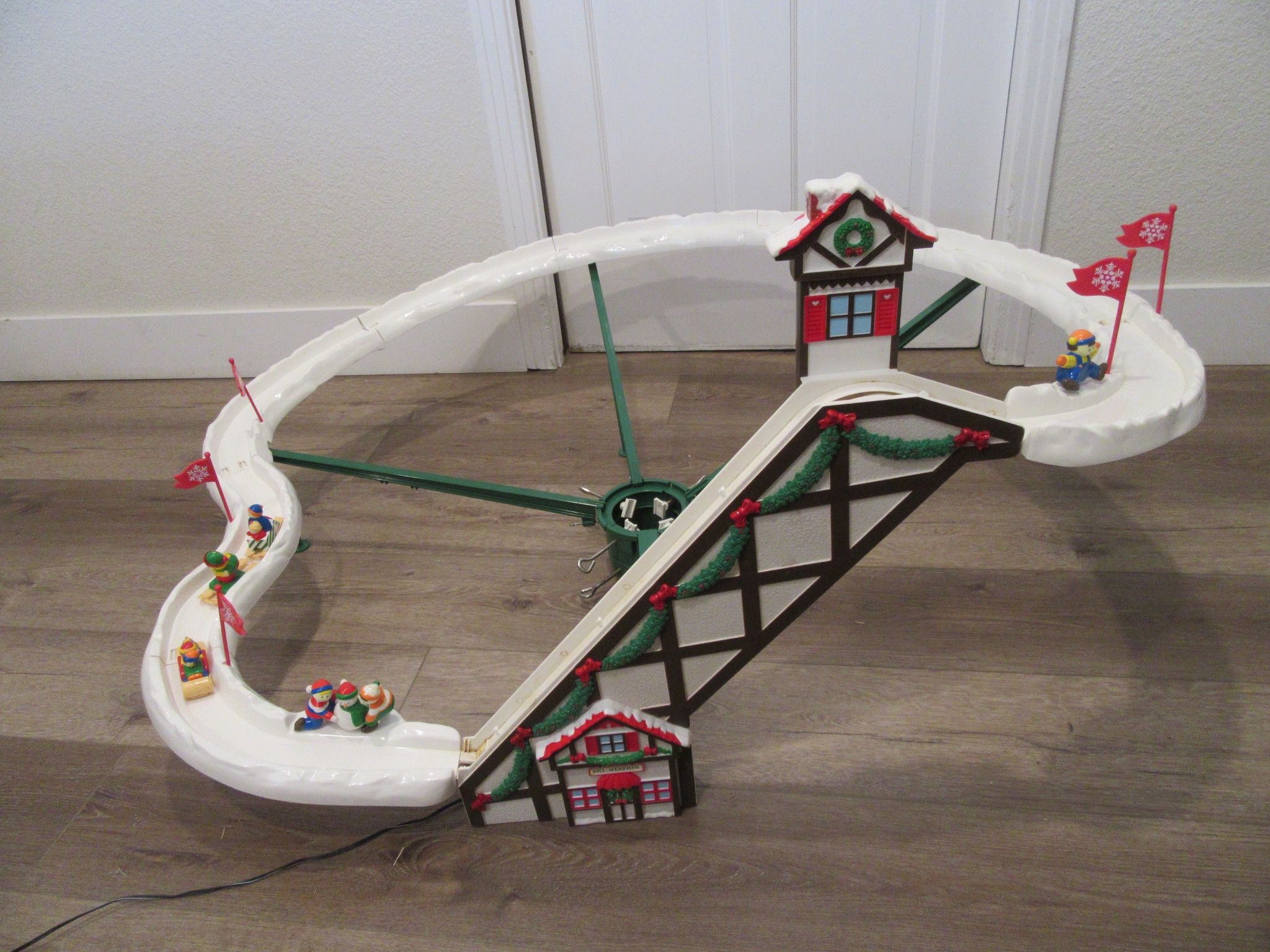 Vintage Mr. Christmas Santa's Ski Slope Complete Track Figures Supports WORKS