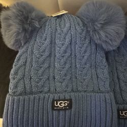 Beautiful and Warm UGG Beanie doble Pompom