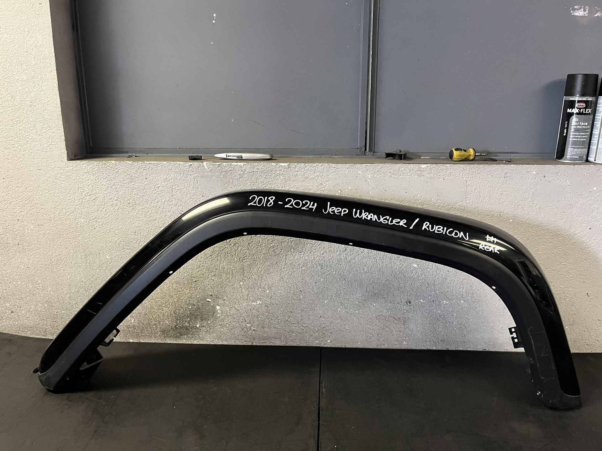 2018-2019-2020-2021-2022-2023-2024 JEEP WRANGLER LEFT REAR FENDER FLARE OEM USED