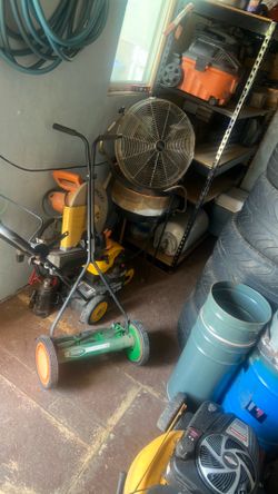 Scott’s manual push behind reel mower