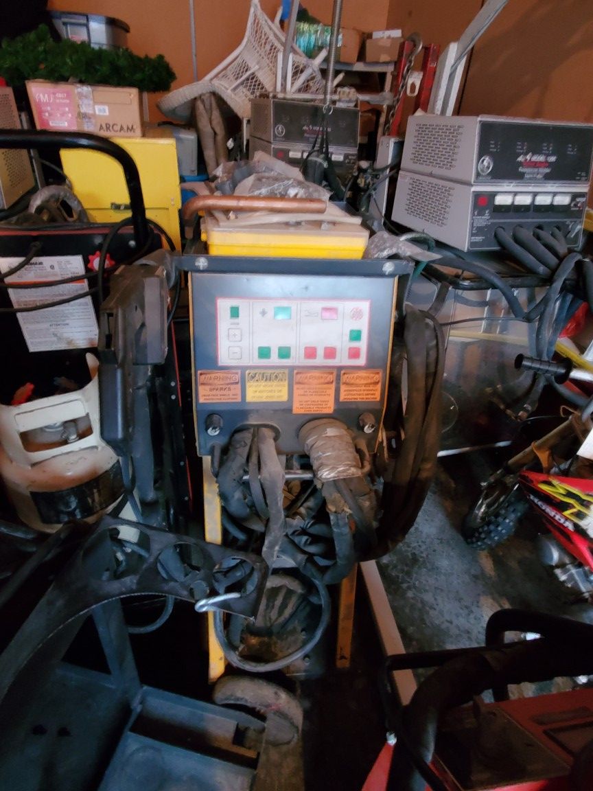 Spot welder