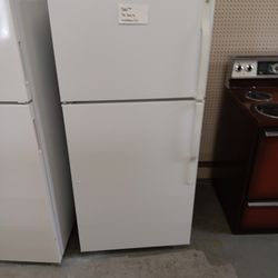 Apartment Size. GE Refrigerator 