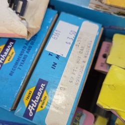 Lot of HO Scale Model Railcars — ATSF Grand Canyon — by Athearn Trains