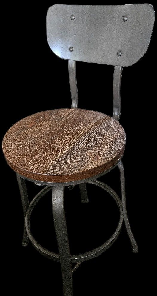 4 Bar Stools For 40$