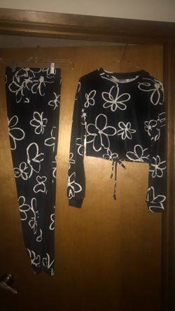 XS Black And White 2-Piece Fleece Set