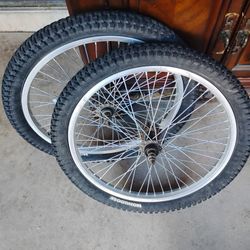 2008 Mongoose Wheelset W knobby Tires! Lightweight 