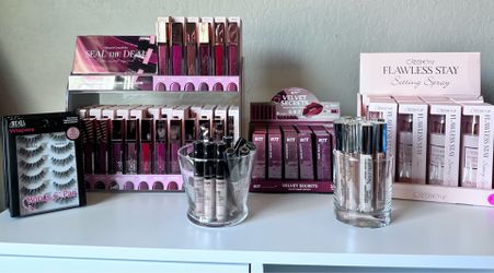🇺🇸 MEMORIAL DAY SALE — MAQUILLAJE NUEVO Venta especial de Memorial day Todo está nuevo y sin usar.