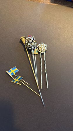 Misc vintage pins