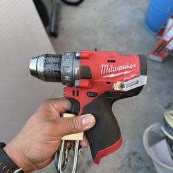 Milwaukee M12 Drill