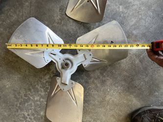 Condenser Fan Blades Different size in different rotation