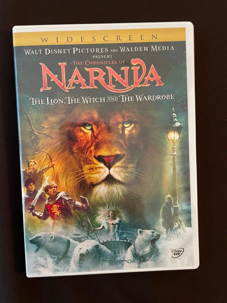 The Chronicles of Narnia: The Lion, The Witch and The Wardrobe (Disney Widescreen DVD)