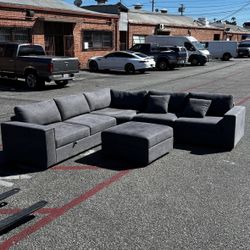 Sectional Couch 