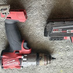 Milwaukee M18 18V FUEL 1/2” Chuck Hammer Drill / Driver W/ Battery 