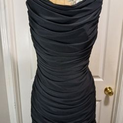 Signature Sleek Black Dress Size 10 With Rhinestones For Elegant Party | Vestido Negro Elegante Con Pedrería Talla 10