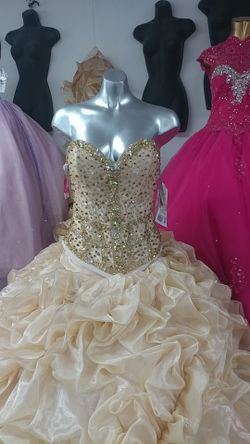 Quinceanera / sweet 16 brand new gold dress
