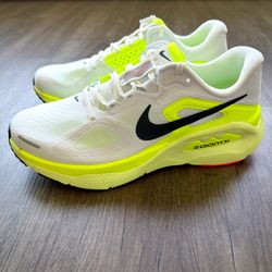 NEW Nike Structure Plus HQ3048-101 Men’s Size 10.5 White Volt Running Shoes