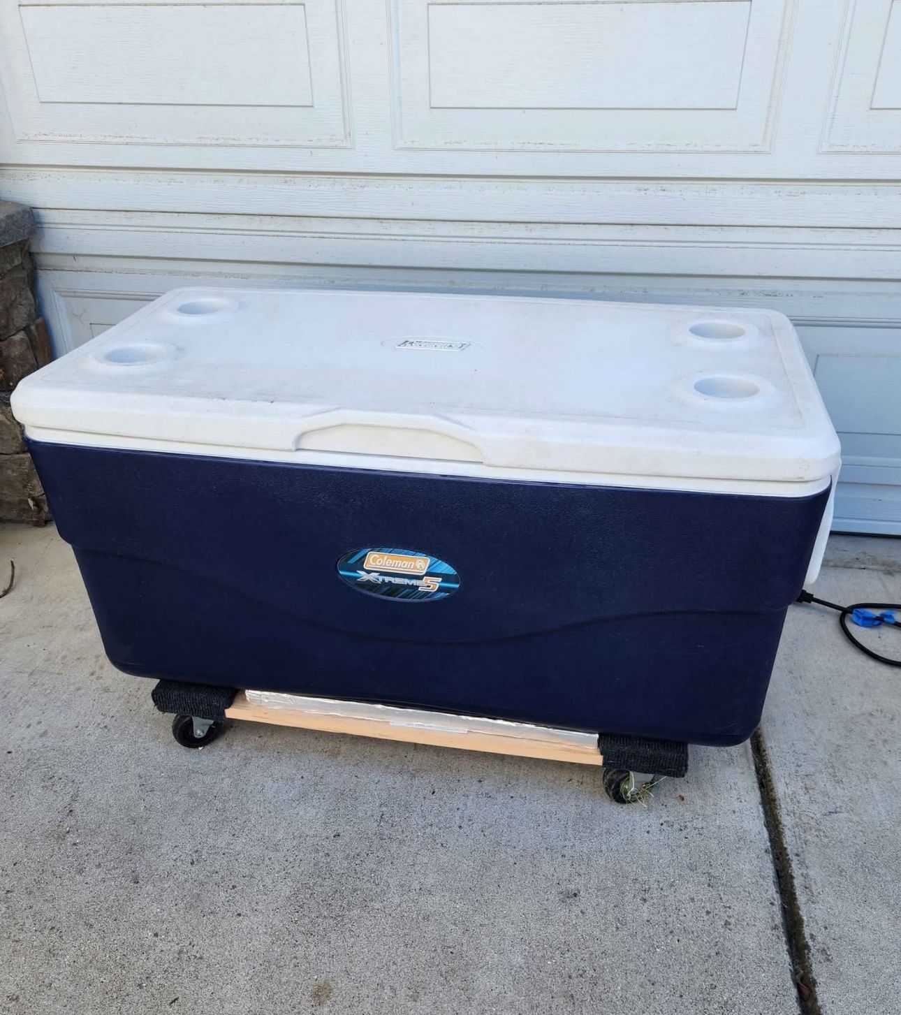 XL Igloo Ice Chest On Wheels