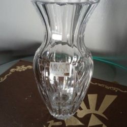 MIKASA CRYSTAL VASE 6.5 " - C200