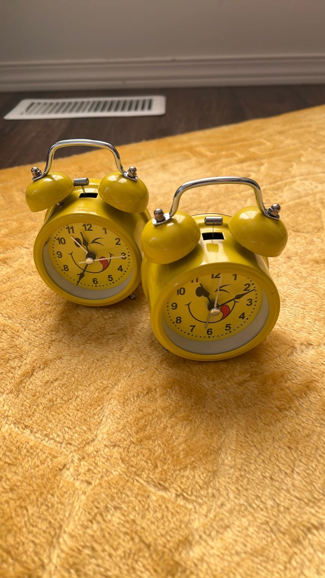 Decorating Clocks (Don’t Work) $2