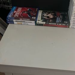 Playstation 4 games, original Xbox, and Xbox 360 games 