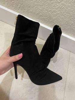 Black suede boots size 6