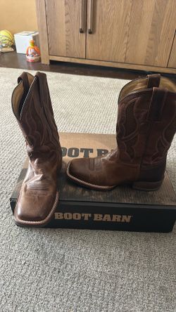 Men’s boots 8  1/2