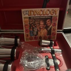 VINTAGE IMPERIAL LUGGAGE CO BAR TENDERS KIT NEW WITH KEYS & BOX