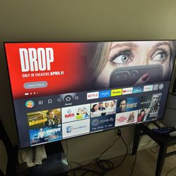Brand new 60” insignia Roku tv