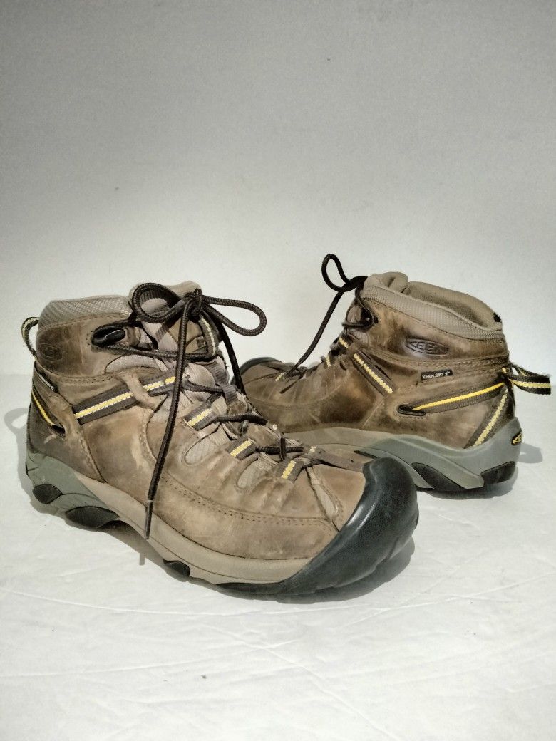 Keen Women's Hiking Boots Size 7