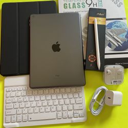 Apple IPad 8th Generation (10.2” Retina /Latest 18/ 2020 model) 32GB with stylus pen, keyboard & Accessories 