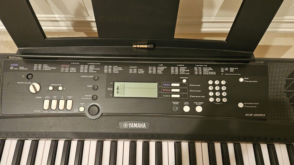 Digital Piano Yamaha Ez 220 Yamaha EZ-220 61-Key Lighted Key Portable