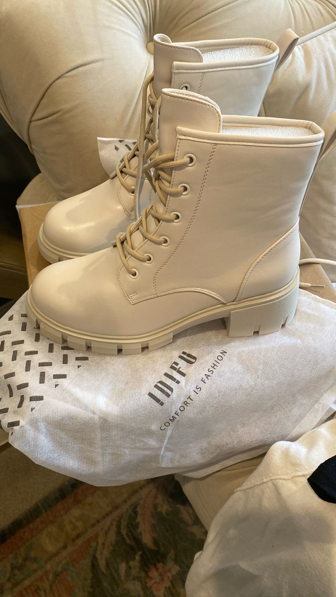 Indigo Crème Boots Sz 9 NEW I’d