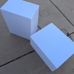 2 Large light boxes