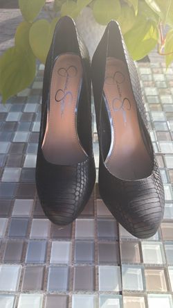 Jessica Simpson  size 8