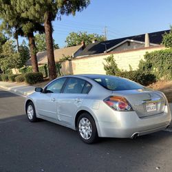 2012 Nissan Altima 2.5s Fully Loaded 1-owner 4-cylinder Automatic Gas Saver 