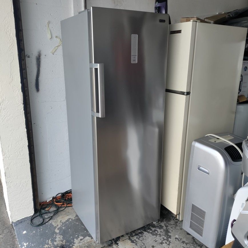 like new stainless convertible fridge freezer combination use it for either one with a warranty