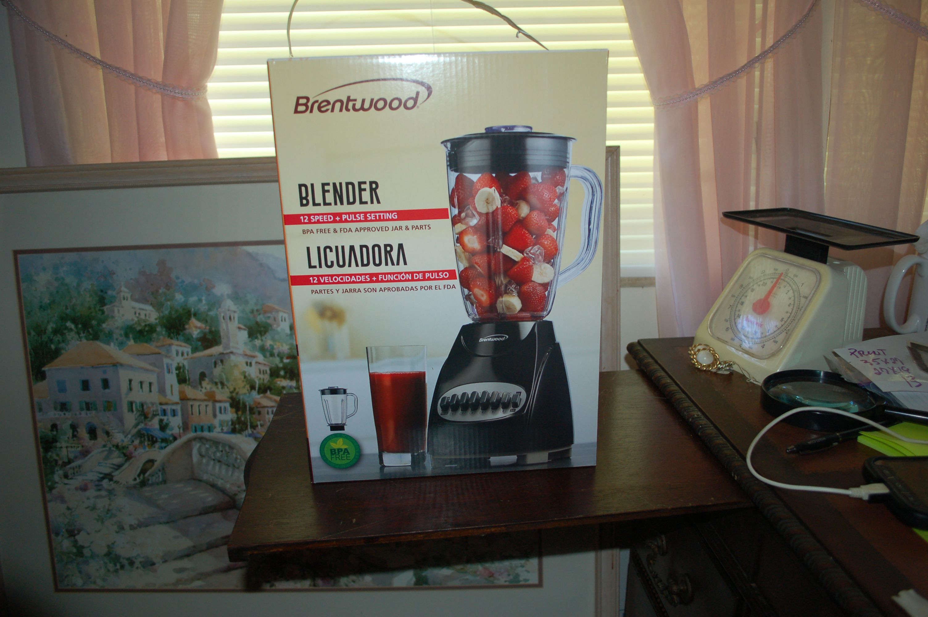 BRENTWOOD 12 SPEED BLENDER, NEW IN BOX. 12 SPEED + PULSE SETTING.