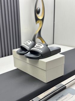 Balenciaga Men’s Slides With Box 2026 New