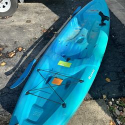 12 ft kayak with new paddle